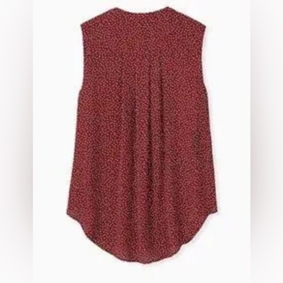 Torrid Harper Sleeveless Polka Dot Pleated Back Top Burgundy White Crimson sz 2 - Picture 2 of 7